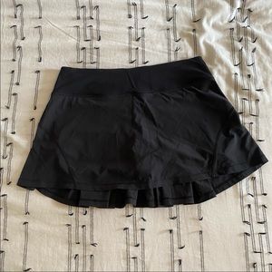 Black lululemon tennis skirt. Size 6.  Excellent condition
